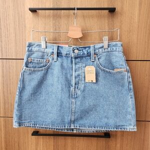 BNWT LEVI'S ICON SKIRT
